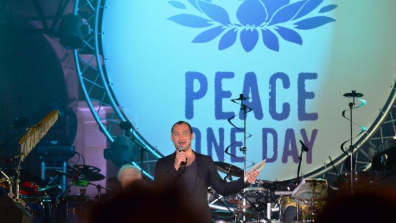 Event|Peace One Day Concert Interview Jude Law and Jeremy Gilley|Peace Palace Library