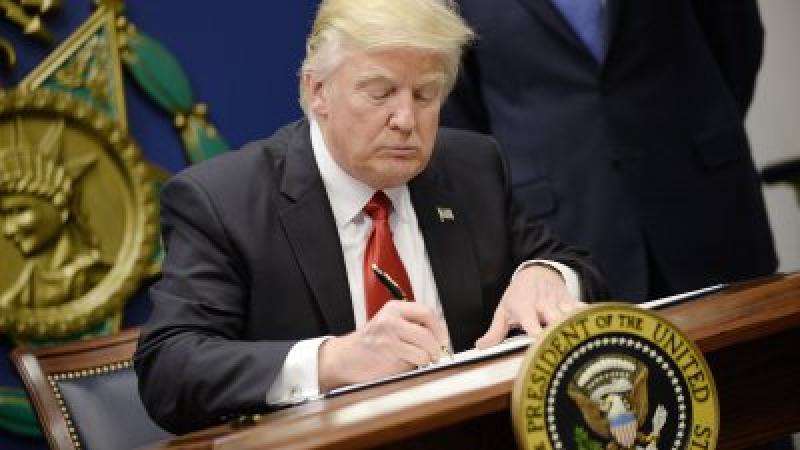 Event|Trump Signs Executive Order|Peace Palace Library
