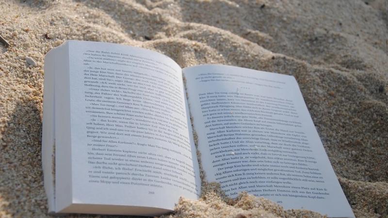 Poll: Share Your Summer Reads